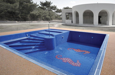 Φινίρισμα με όψη άμμου πισίνας σε ιδιωτική κατοικία στο νησί της Ρόδου
